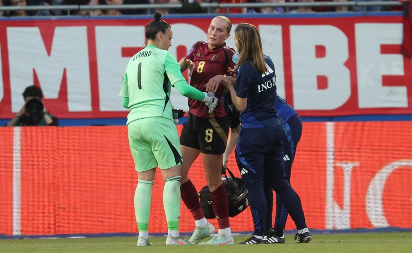 Belgium's Feli Felice Delacauw leaves the pitch after being injured during a soccer game between the national teams of Belgium (Red Flames) and Spain, on the fifth matchday in group A3 of the 2024-25 Women's Nations League competition, on Friday 30 May 2025 in Heverlee, Leuven. BELGA PHOTO VIRGINIE LEFOUR