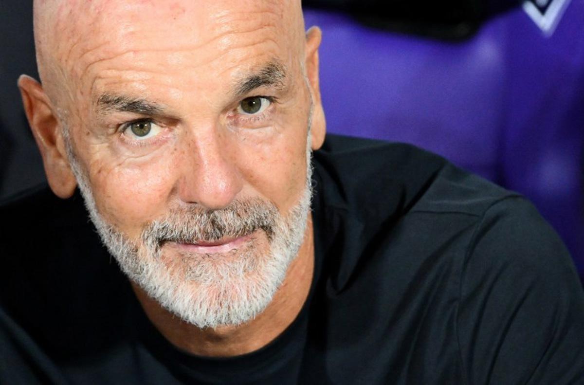 Fiorentina's Italian coach Stefano Pioli during the Italian Serie A football match between ACF Fiorentina and Napoli at Artemio Franchi stadium, in Florence, on September 13, 2025.  Alberto PIZZOLI / AFP