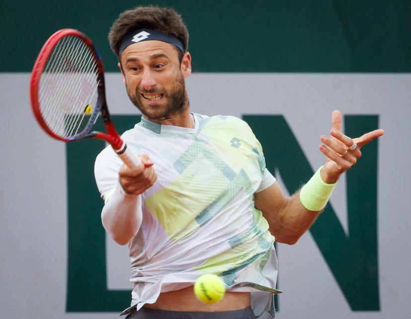 Belgian Sander Gille pictured in action during a doubles tennis match between Belgian-Polish pair Gille-Zielinski and American pair Harrison-King, in the first round of the men's doubles at the Roland Garros Grand Slam tennis tournament, Wednesday 28 May 2025 in Paris, France. The 2025 edition of Roland Garros takes place from May 24th to June 8th 2025. BELGA PHOTO BENOIT DOPPAGNE