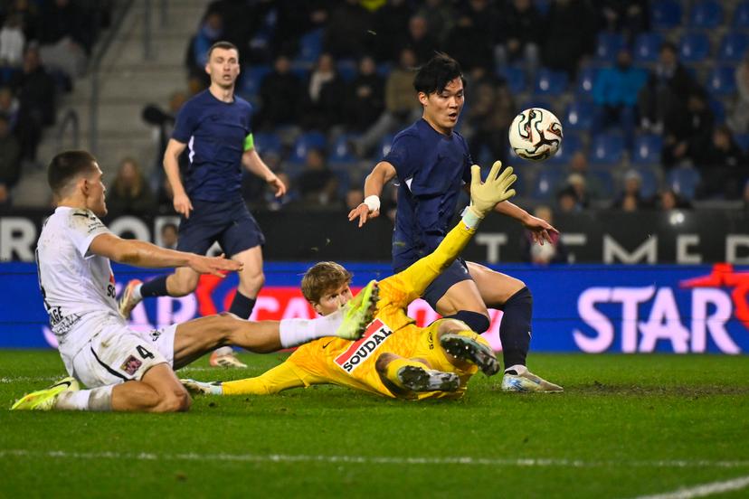 Genk's Hyeon-Gyu Oh scores a goal during a soccer match between KRC Genk and KVC Westerlo, Sunday 14 December 2025 in Genk, a game of day 18 of the 2025-2026 'Jupiler Pro League' first division of the Belgian championship. BELGA PHOTO JOHAN EYCKENS
