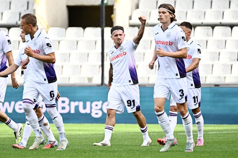 Anderlecht's Adriano Bertaccini celebrates after scoring the 0-2 goal during a soccer match between Cercle Brugge vs RSC Anderlecht, Sunday 03 August 2025 in Brugge, on day 2 of the 2025-2026 'Jupiler Pro League' first division of the Belgian championship. BELGA PHOTO MAARTEN STRAETEMANS