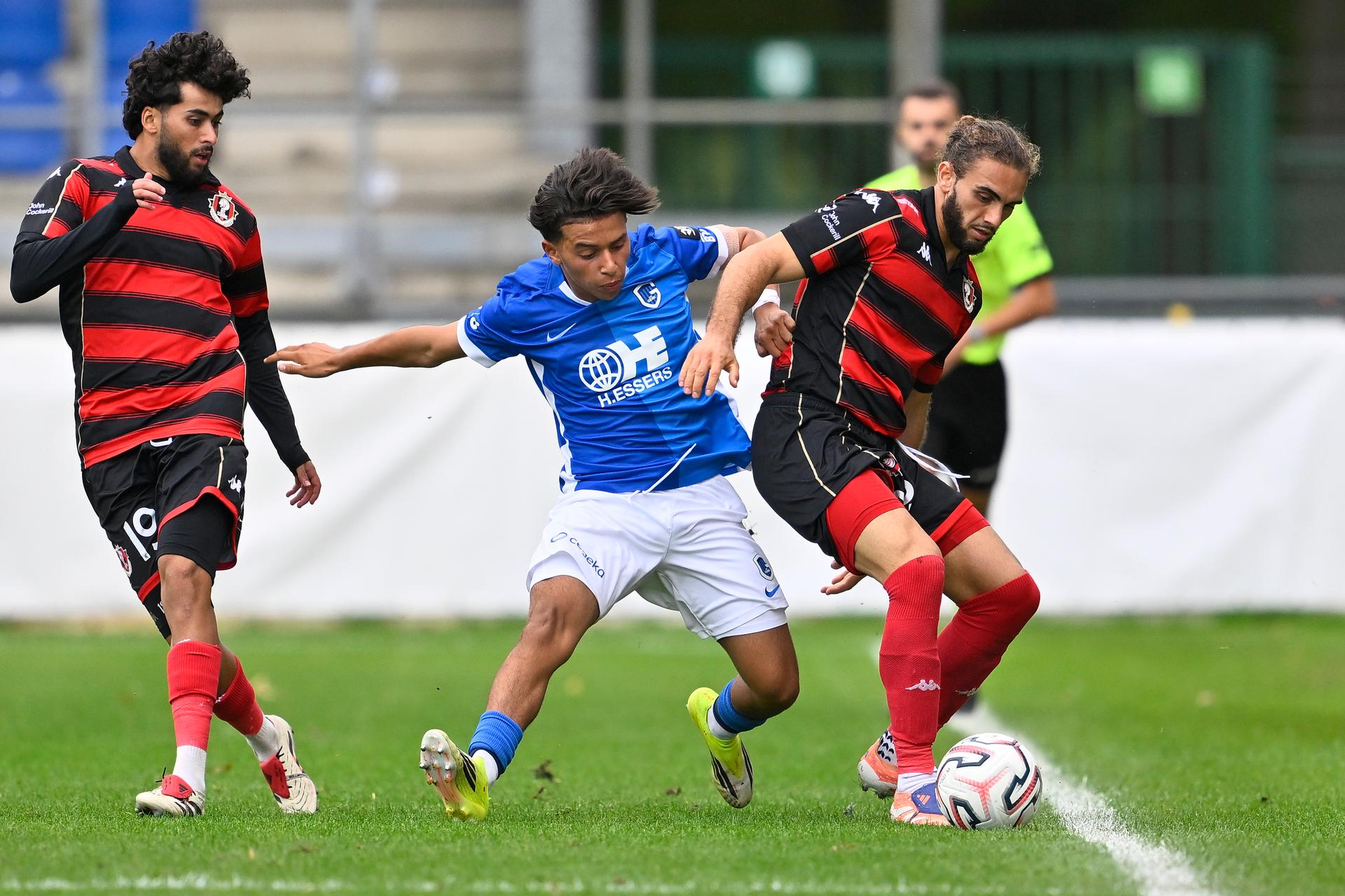 Jong Genk's Kiyan Achahbar and Seraing's Matteo Scarpinati fight for the ball during a soccer match between Jong Genk (U21) and RFC Seraing, Saturday 19 September 2026 in Genk, on day 6 of the 2026-2027 'Challenger Pro League' 1B second division of the Belgian championship. BELGA PHOTO JOHAN EYCKENS