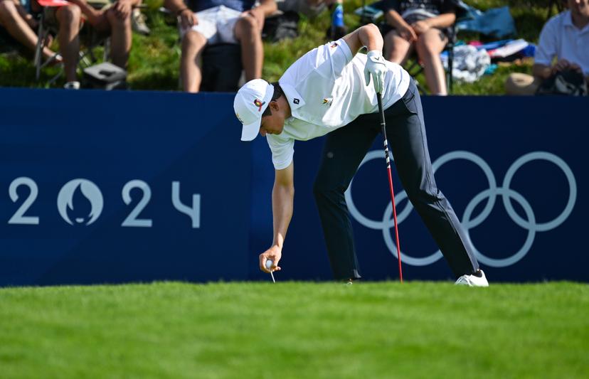 Belgian golfer Adrien Dumont de Chassart pictured in action during the men's Men's stroke play golf competition at the Paris 2024 Olympic Games, on Thursday 01 August 2024 in Paris, France. The Games of the XXXIII Olympiad are taking place in Paris from 26 July to 11 August. The Belgian delegation counts 165 athletes competing in 21 sports. BELGA PHOTO ANTHONY BEHAR   **  ** *** BENELUX ONLY ***