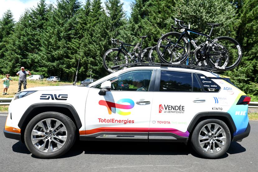 TotalEnergies teamcar with new bikes pictured during stage 12 of the 2024 Tour de France cycling race, from Aurillac to Villeneuve-sur-Lot, France (203,6km) on Thursday 11 July 2024. The 111th edition of the Tour de France starts on Saturday 29 June and will finish in Nice, France on 21 July. BELGA PHOTO DAVID PINTENS