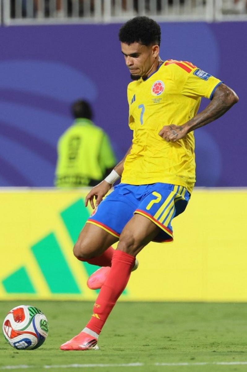 Colombia's forward #07 Luis Diaz shoots during the 2026 World Cup round of 32 football match between Colombia and Ghana at the Kansas City Stadium in Kansas City on July 3, 2026.   Odd ANDERSEN / AFP