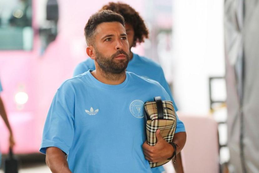 Inter Miami's Spanish defender #18 Jordi Alba arrives ahead of the Major League Soccer (MLS) regular season match between Inter Miami CF and Seattle Sounders at Chase Stadium in Fort Lauderdale, Florida, on September 16, 2025.  Chris Arjoon / AFP
