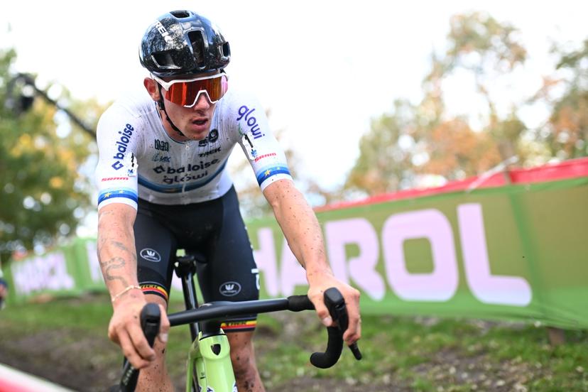 Belgian Thibau Nys pictured in action during the elite men race of the "Rapencross" cyclocross in Lokeren, the second race (out of 8) of the X2O Badkamers Trophy,  Sunday 02 November 2025. BELGA PHOTO DAVID PINTENS