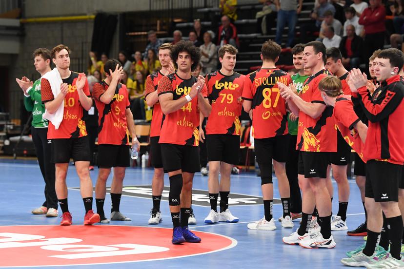 Belgium's players greet the public after a handball game between Belgian national team 'Red Wolves' and Croatia, Wednesday 07 May 2025 in Hasselt, game 5/6 in the qualifications for the men's EHF Euro 2026 European Championship. BELGA PHOTO JILL DELSAUX