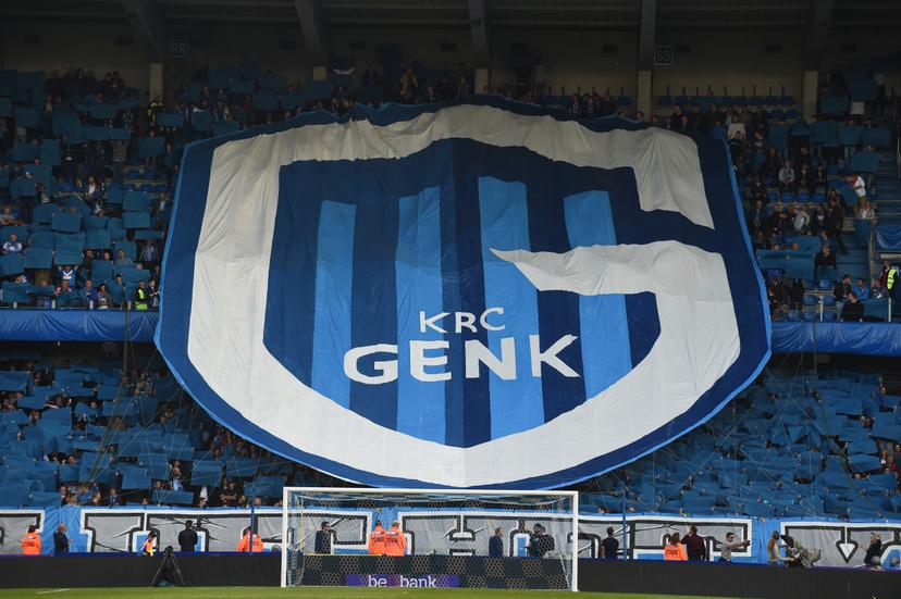Genk's supporters show the new club logo at the start of the Jupiler Pro League match between KRC Genk and RSC Anderlecht, in Genk, Thursday 19 May 2016, on day 9 of the Play-off 1 of the Belgian soccer championship. BELGA PHOTO JOHN THYS