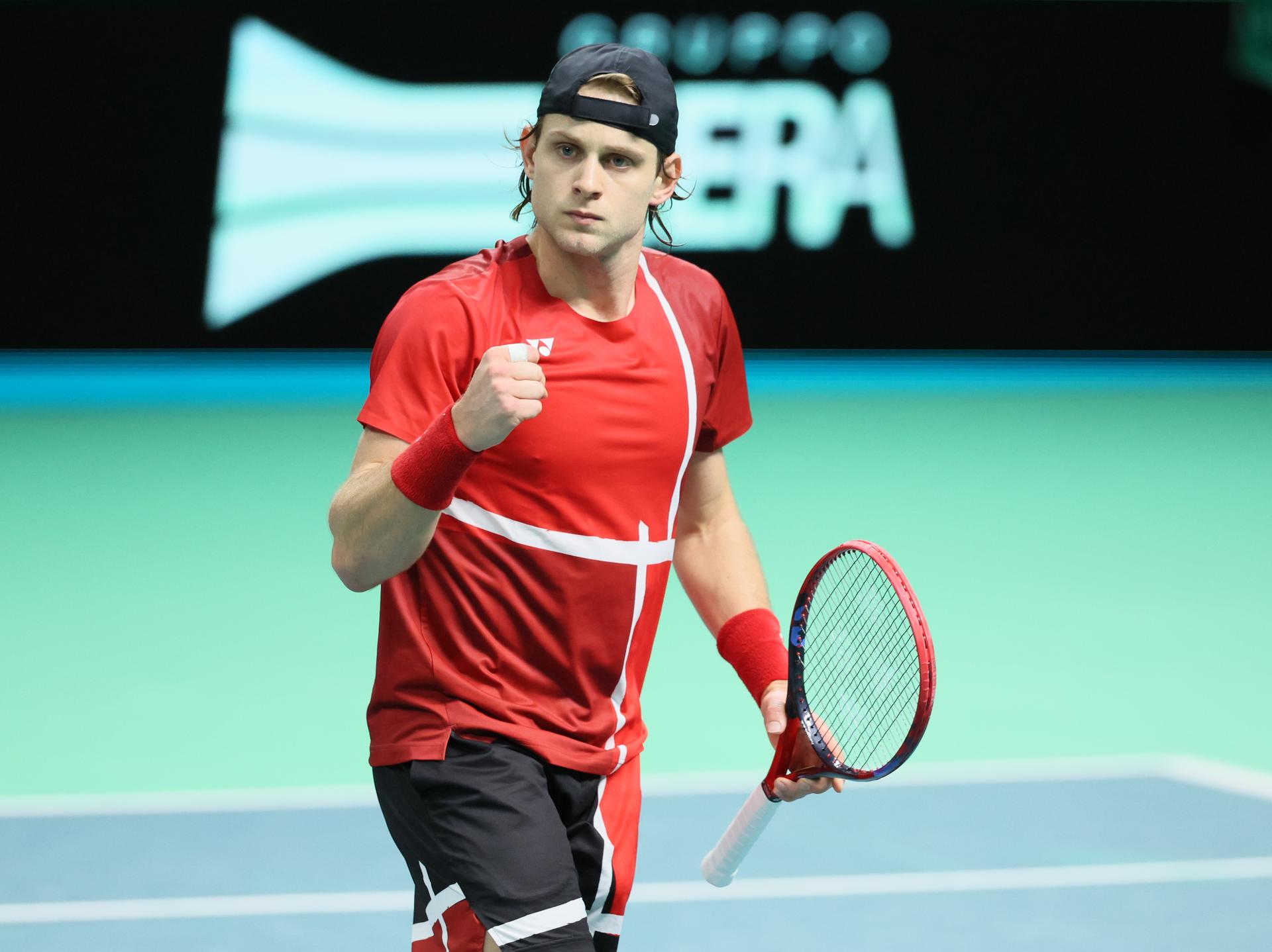 Belgian Zizou Bergs celebrates during a tennis match against French Rinderknech, the second match of the Davis Cup quarter-finals between Belgium and France, in Bologna, Italy, on Tuesday 18 November 2025. Davis Cup top eight Finals takes place in Bologna from November 18 to 23. BELGA PHOTO BENOIT DOPPAGNE