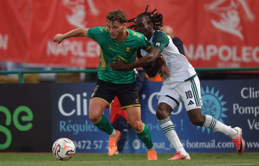 Hasselt's Javan Ngoyi and Francs Borains' Romeo Monticelli fight for the ball during a soccer match between Royal Francs Borains and Sporting Hasselt, Sunday 23 August 2026 in Boussu, on day 2 of the 2026-2027 'Challenger Pro League' 1B second division of the Belgian championship. BELGA PHOTO VIRGINIE LEFOUR