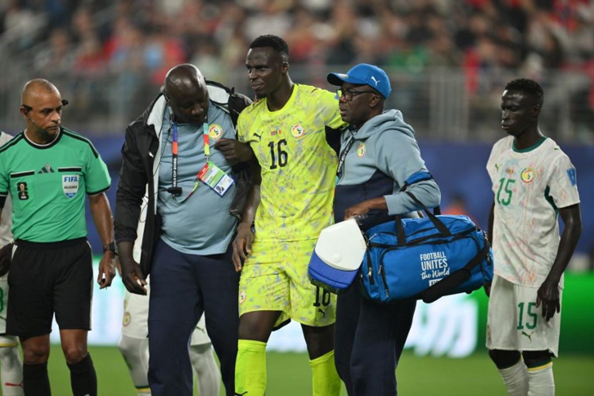 Senegal's goalkeeper #16 Edouard Mendy leaves the pitch after being substituted during the 2026 World Cup Group I football match between Norway and Senegal at the New York/New Jersey Stadium in East Rutherford on June 22, 2026. ANGELA WEISS / AFP