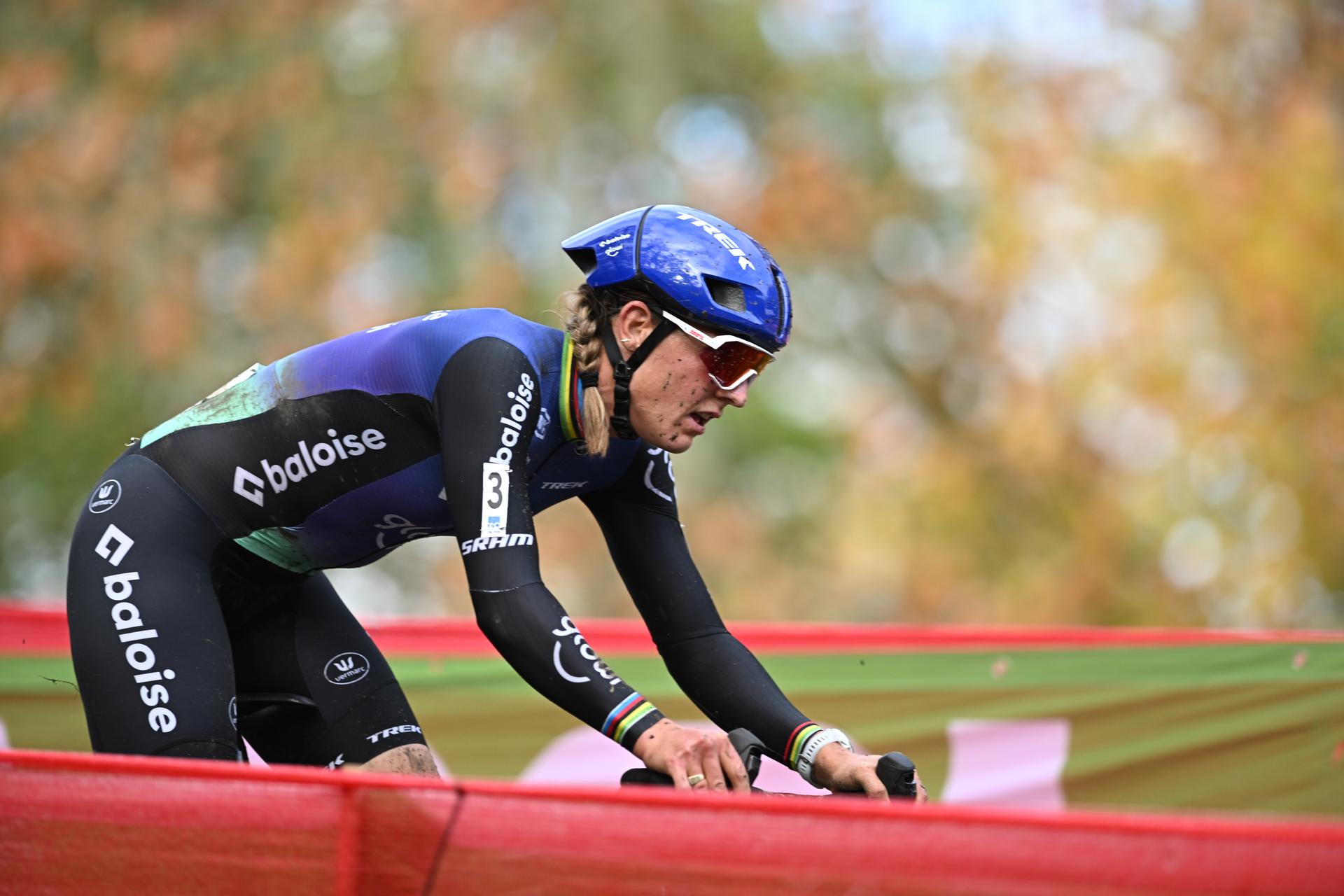 Dutch Lucinda Brand pictured in action during the elite women race of the "Rapencross" cyclocross in Lokeren, the second race (out of 8) of the X2O Badkamers Trophy, Sunday 02 November 2025. BELGA PHOTO DAVID PINTENS
