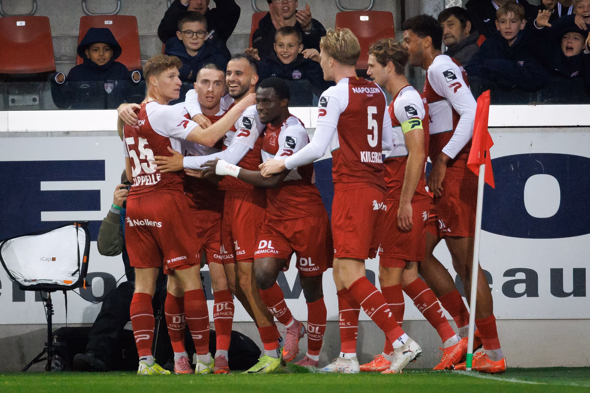 Essevee's Benoit Nyssen celebrates after scoring during a soccer match between SV Zulte Waregem and KAA Gent, Sunday 19 October 2025 in Waregem, on day 10 of the 2025-2026 'Jupiler Pro League' first division of the Belgian championship. BELGA PHOTO KURT DESPLENTER