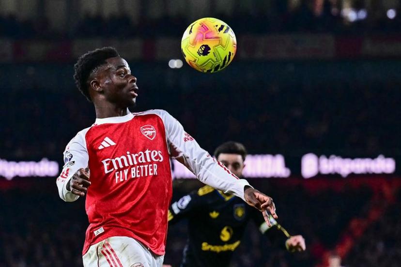 Arsenal's English midfielder #07 Bukayo Saka controls the ball during the English Premier League football match between Arsenal and Manchester United at the Emirates Stadium in London on January 25, 2026. Ben STANSALL / AFP