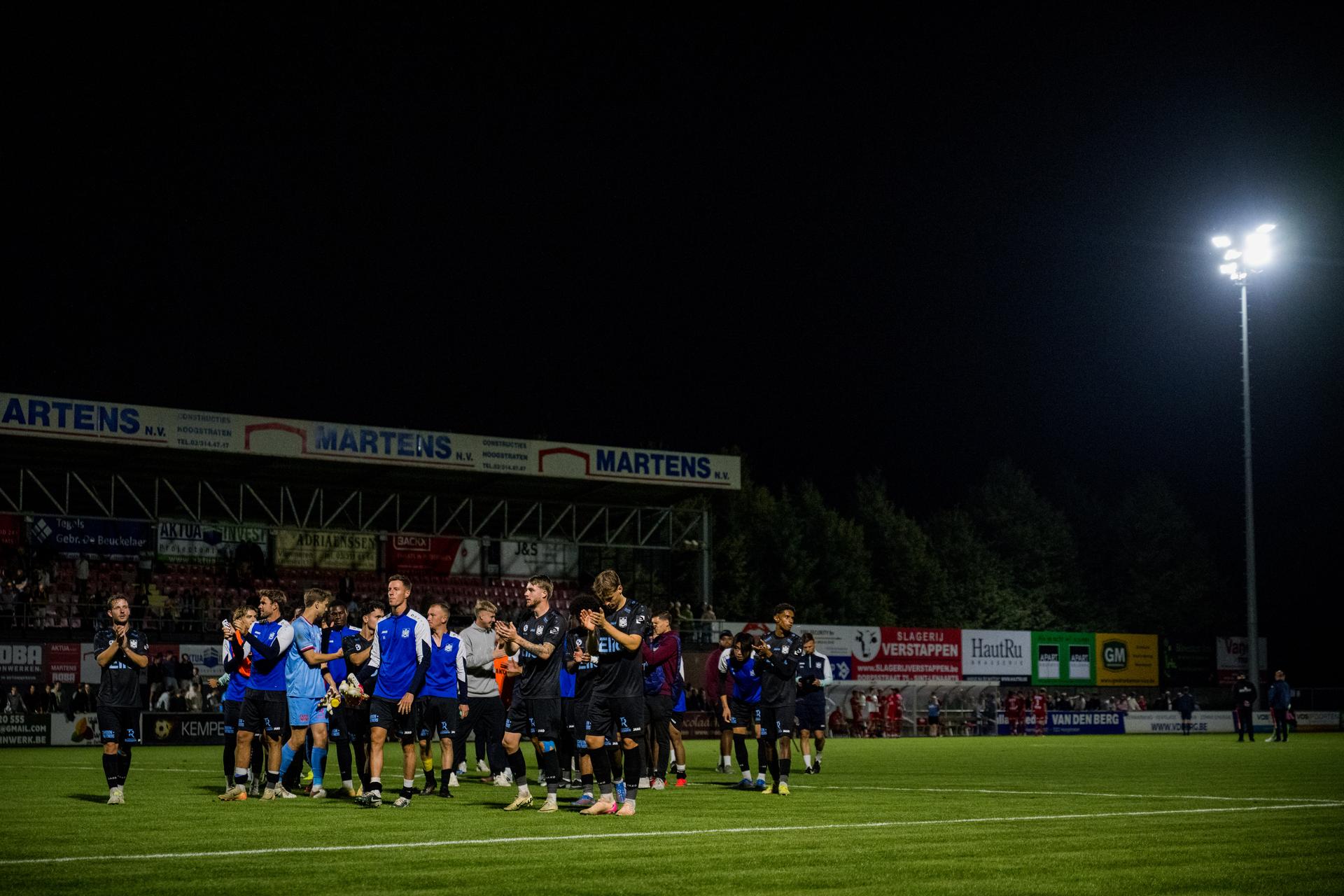 Beveren's players celebrate after winning a soccer game between Hoogstraten VV (1st Amateur) and SK Beveren (1B), in Hoogstraten, Saturday 06 September 2025, round 7 of the Croky Cup 2025-2026 competition. BELGA PHOTO JASPER JACOBS