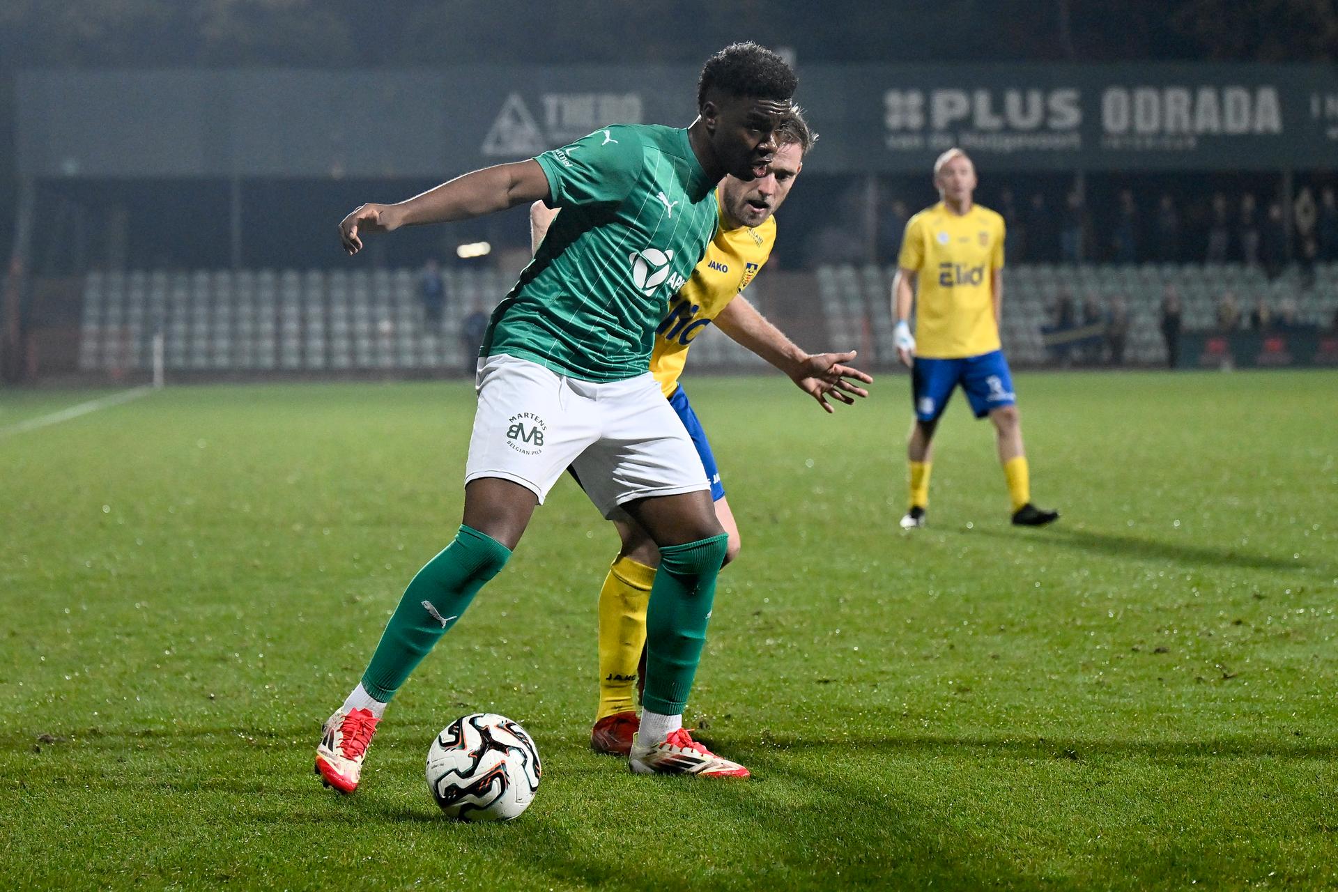 Lommel's John Montano fights for the ball during a soccer game between Lommel SK and SK Beveren, Friday 07 November 2025 in Lommel, on day 13 of the 2025-2026 'Challenger Pro League' 1B second division of the Belgian championship. BELGA PHOTO JOHAN EYCKENS