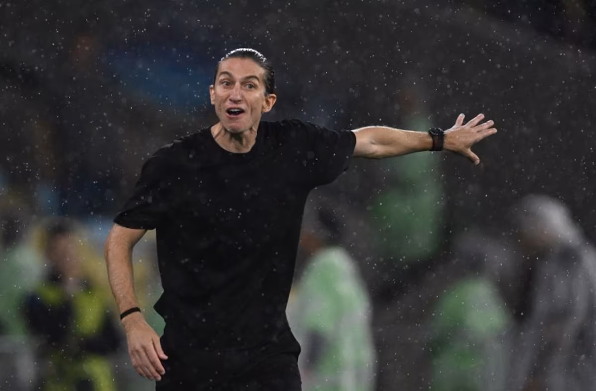 Flamengo's head coach Filipe Luis gestures during the Recopa Sudamericana second leg final football match between Brazil's Flamengo and Argentina's Lanus at the Maracana Stadium in Rio de Janeiro, Brazil, on February 26, 2026. MAURO PIMENTEL / AFP