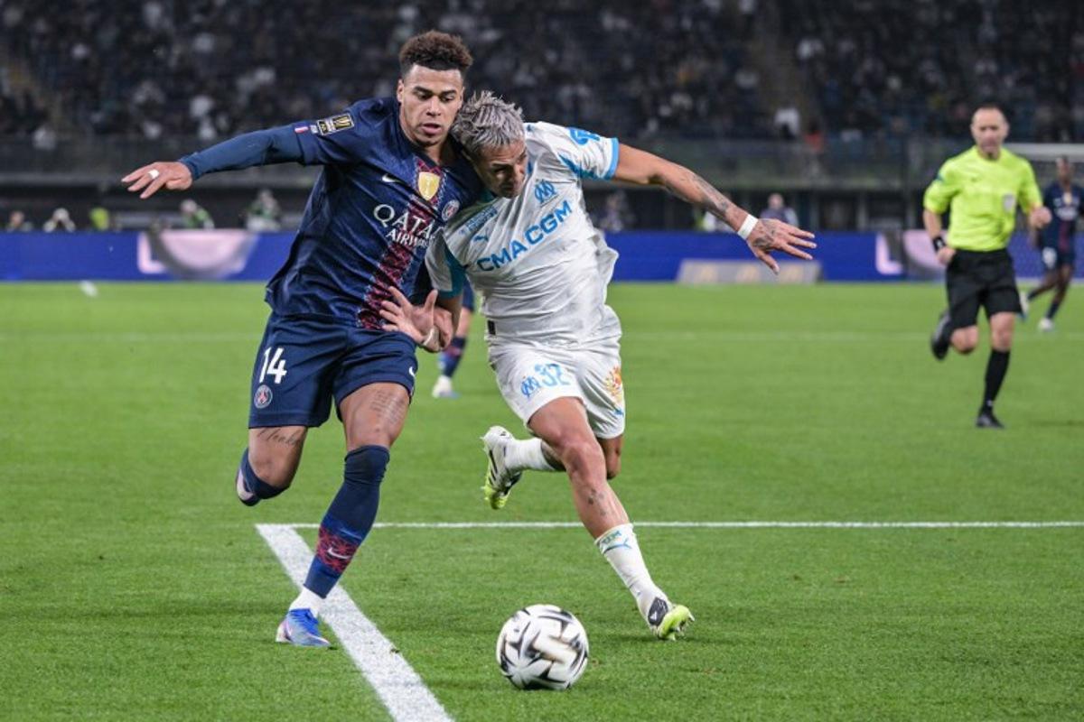 Troph e Des Champions PSG Kruipt Door Oog Van De Naald En Pakt Tegen Troph e Des Champions PSG Kruipt Door Oog Van De Naald En Pakt Tegen