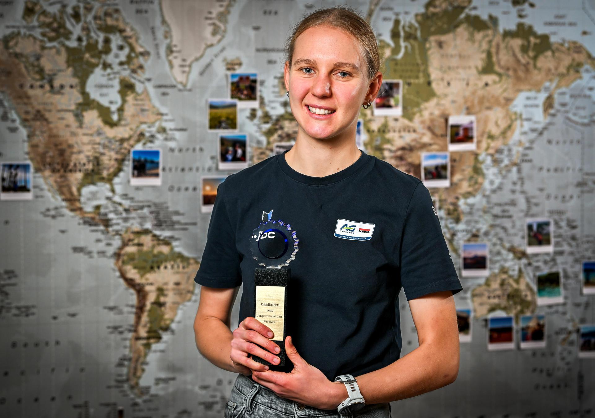 ATTENTION EDITORS - HAND OUT PICTURE - EDITORIAL USE ONLY - MANDATORY CREDIT 'DPG MEDIA' Undated file picture shows Lore De Schepper, best female U23 posing as winner of the trophy of the 'Kristallen Fiets' (Crystal Bike - Velo de Cristal) for the 2025 cycling season, organized by Flemish newspaper Het Laatste Nieuws, Monday 17 November 2025. Belga and Belga editorial board decline all responsability regarding the content of this picture. PHOTO HANDOUT - DPG MEDIA