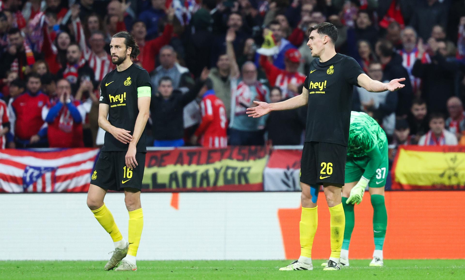Union's Anouar Ait El Hadj and Atletico Madrid's Nahuel Molina fight for the ball during a soccer game between Spanish soccer team Atletico Madrid and Belgian Royale Union Saint-Gilloise, Tuesday 04 November 2025 in Madrid, on the fourth day of the League phase of the UEFA Champions League tournament. BELGA PHOTO VIRGINIE LEFOUR
