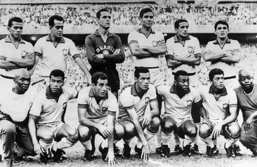 The Brazilian national soccer team poses before a friendly soccer match against Atletico Madrid 21 June 1966 at Santagio Bernabeu stadium in Madrid in preparation for the upcoming World Cup taking place in England from 11 July to 30 July. (From L : Fidelis, Zito, Gilmar, Brito, Altair, Paulo Henrique; front row, from 2nd left : Jairzinho, Gerson, Servilio II, Pele, Amarildo) AFP PHOTO/CENTRAL PRESS