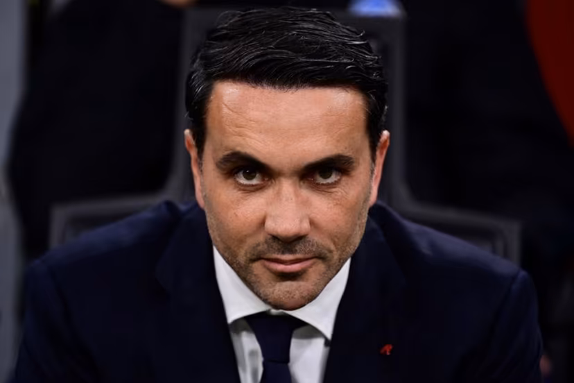 Atalanta's Italian head coach Raffaele Palladino looks on ahead of the Italian Serie A football match between AC Milan and Atalanta Bergamo at San Siro Stadium in Milan on May 10, 2026. Piero CRUCIATTI / AFP