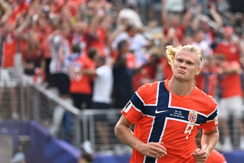 Norway's forward #09 Erling Braut Haaland celebrates scoring his team's first goal during the 2026 World Cup round of 16 football match between Brazil and Norway at the New York/New Jersey Stadium in East Rutherford on July 5, 2026. Jewel SAMAD / AFP