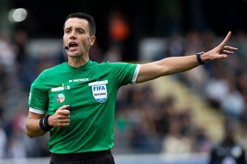 Referee Jasper Vergoote pictured during a soccer match between Oud-Heverlee Leuven and RAAL La Louviere, Saturday 19 September 2026 in Leuven, on day 7 of the 2026-2027 'Jupiler Pro League' first division of the Belgian championship. BELGA PHOTO KRISTOF VAN ACCOM