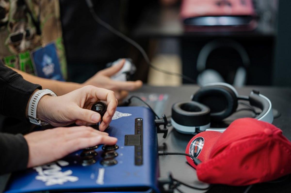 A fighting game enthusiast competes during the EVO France 2025 fighting game tournament in Nice, southern France on October 11, 2025. Frederic DIDES / AFP