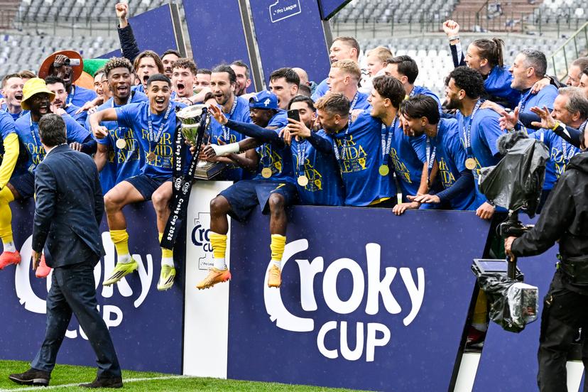 Union's players celebrate with the cup after winning a soccer game between Royale Union Saint-Gilloise and RSC Anderlecht, Thursday 14 May 2026 in Brussels, the final of the 'Croky Cup' Belgian soccer cup. BELGA PHOTO TOM GOYVAERTS