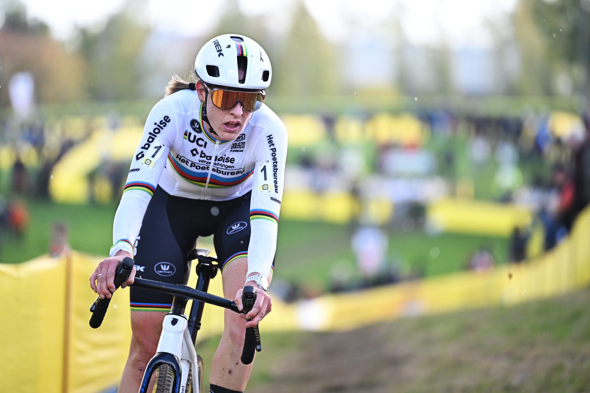 Netherlands' Lucinda Brand pictured in action during the women's elite race of the Superprestige Overijse cyclocross cycling event, Sunday 25 October 2026 in Overijse, the first race of the Superprestige competition. BELGA PHOTO DAVID PINTENS