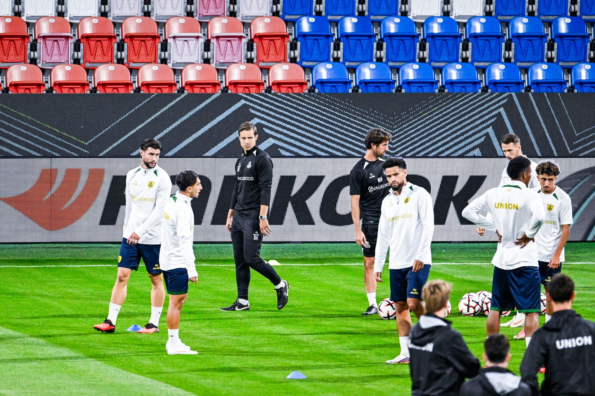 Union's head coach David Hubert pictured during a training of Belgian soccer team Royale Union Saint-Gilloise ahead of the game against Czech soccer club FC Viktoria Plzen, Wednesday 16 September 2026 in Plzen, for the first day (out of 8) in the league phase of the UEFA Europa League competition. BELGA PHOTO TOM GOYVAERTS