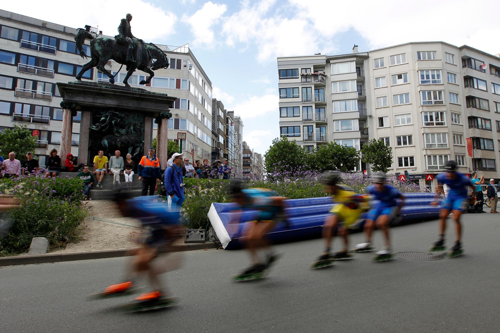 20130831 - OOSTENDE, BELGIUM: Illustration picture of the pack of riders during the men's marathon race at the World championships roller speed skating, Saturday 31 August 2013 in Oostende. BELGA PHOTO KRISTOF VAN ACCOM