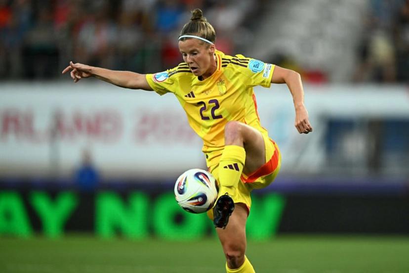 Belgium's defender #22 Laura Deloose plays the ball during the UEFA Women's Euro 2025 Group B football match between Portugal and Belgium at the Stade de Tourbillon in Sion, on July 11, 2025. Fabrice COFFRINI / AFP