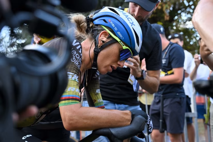 Team Visma | Lease a Bike's French rider Pauline Ferrand-Prevot reacts after the 5th (out of 9) stage of the fifth edition of the Women's Tour de France cycling race, 140 km from Macon to Belleville-en-Beaujolais, in Belleville-en-Beaujolais, central France on August 5, 2026. NICOLAS TUCAT / AFP