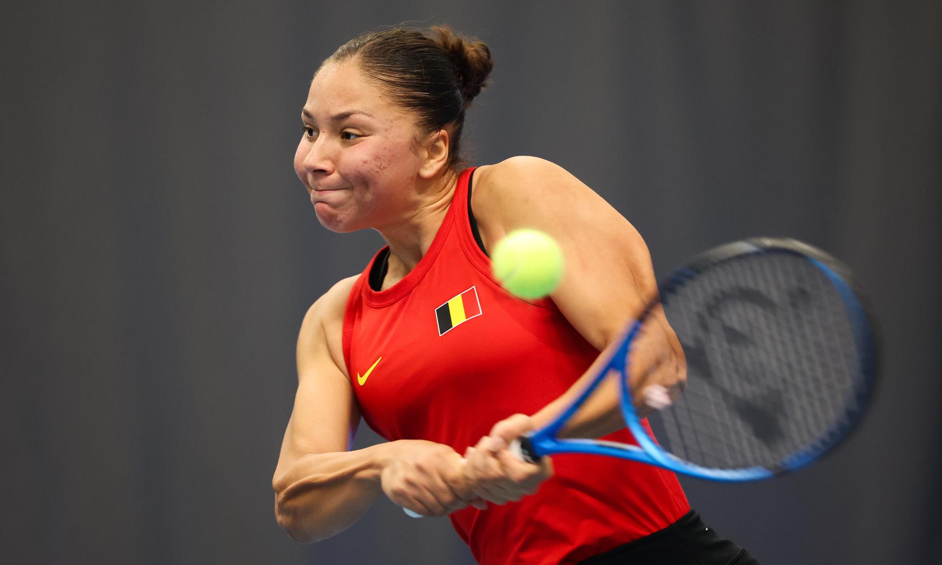 Belgian Sofia Costoulas pictured in action during a tennis match between Belgian Costoulas and Hungarian Toth, in the meeting between Belgium and Hungary in the pool phase of the Europe/Africa Group I of the Billie Jean King Cup tennis, in Vilnius, Lithuania on Wednesday 09 April 2025. PHOTO VIRGINIE LEFOUR PHOTO VIRGINIE LEFOUR
