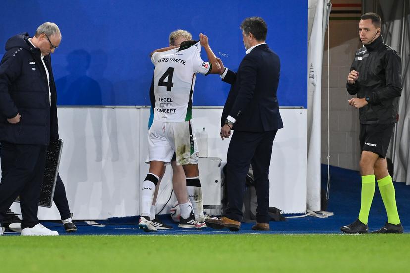 OHL's Birger Verstraete receives a red card from the referee during a soccer match between Oud-Heverlee Leuven and Royal Francs Borains, Saturday 17 October 2026 in Heverlee, a game in the 1/16 final of the Croky Cup Belgian cup competition. BELGA PHOTO JOHAN EYCKENS