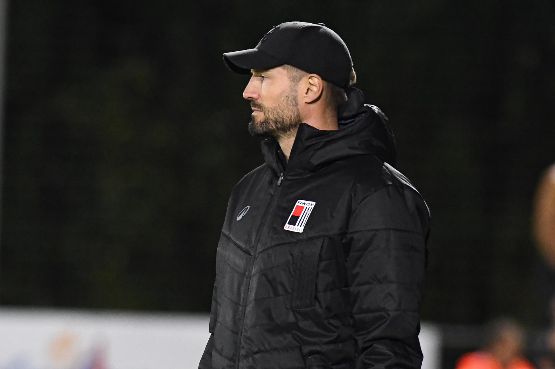 Rwdm's head coach Frederic Frans pictured during a soccer game between RFC Liege and RWDM Brussels, Saturday 25 October 2025 in Liege, on day 11 of the 2025-2026 'Challenger Pro League' 1B second division of the Belgian championship. BELGA PHOTO JILL DELSAUX