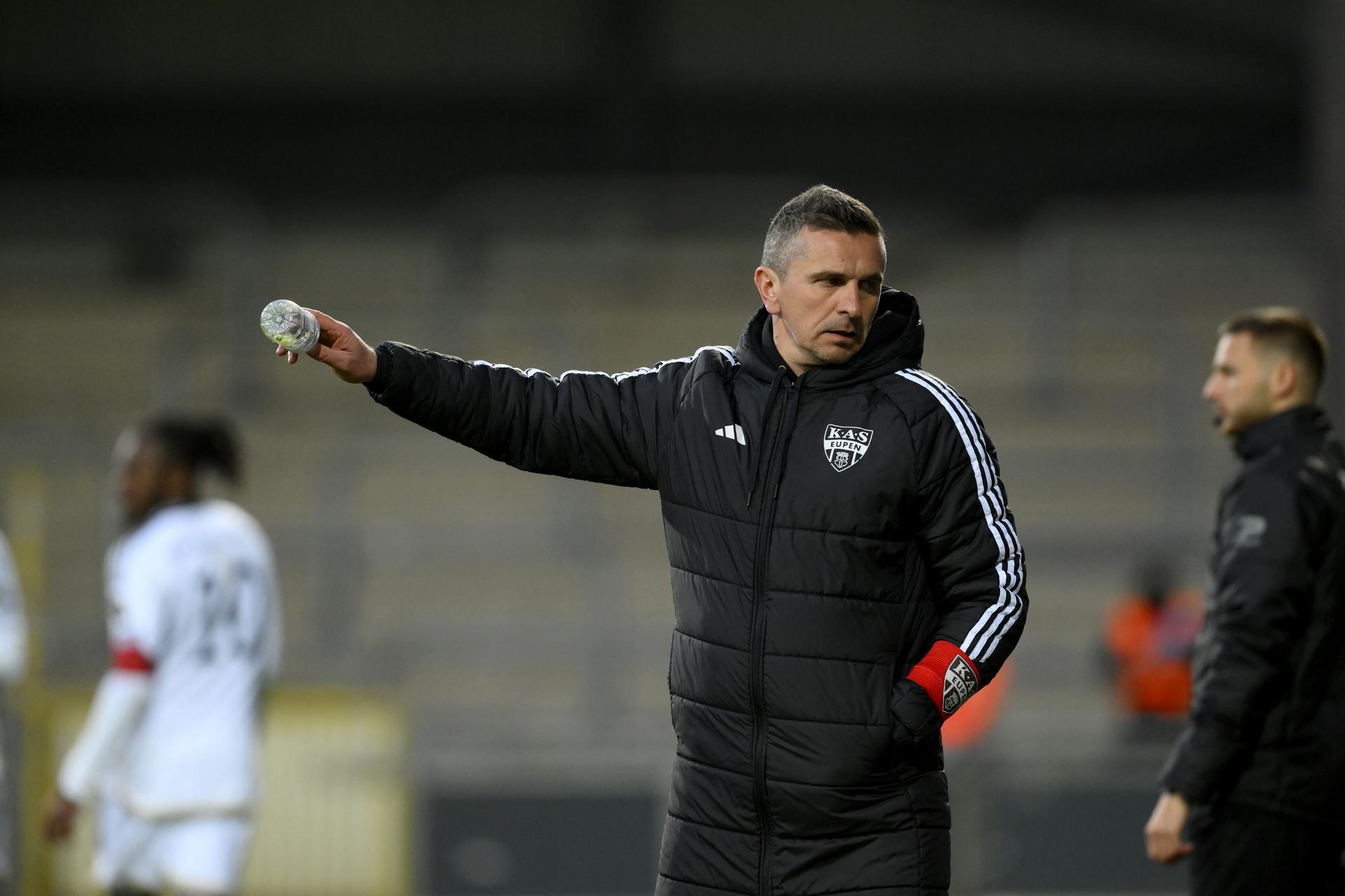 Eupen's head coach Mersad Selimbegovic pictured during a soccer match between KAS Eupen and Club NXT, in Eupen, on day 27 of the 2024-2025 'Challenger Pro League' 1B second division of the Belgian championship, Sunday 30 March 2025. BELGA PHOTO JOHN THYS