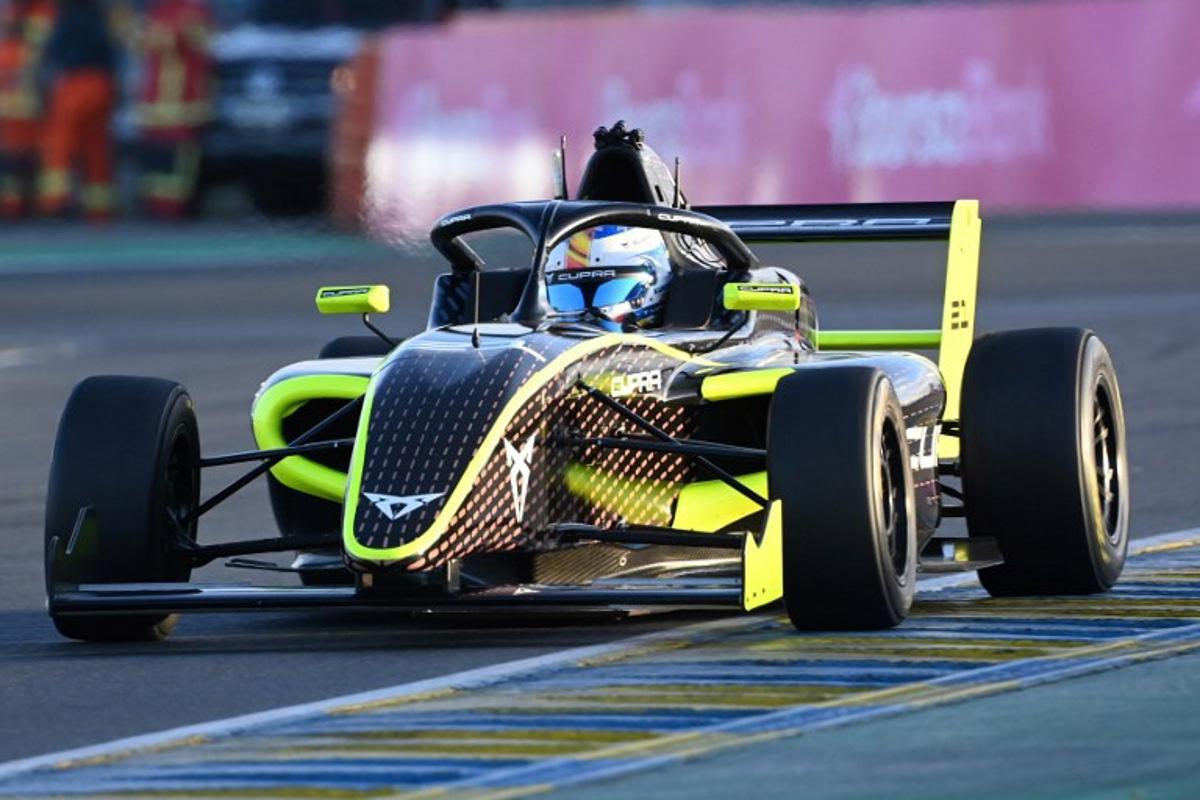 Spanish Youtuber "Karchez" steers his car during the F4 GP Explorer car race at the Bugatti circuit in Le Mans, western France, on October 5, 2025. JEAN-FRANCOIS MONIER / AFP
