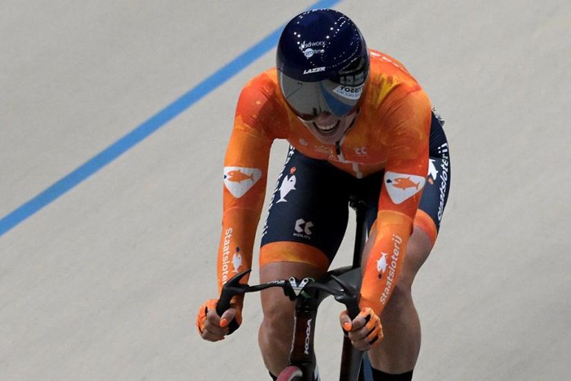 Netherlands' #34 Lorena Wiebes smiles after winning the women's omnium IV event final at the 2025 UCI Track World Championships, in the Penalolen Velodrome in Santiago, on October 24, 2025. Rodrigo ARANGUA / AFP