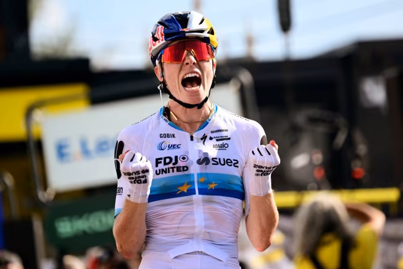 FDJ-SUEZ's Dutch rider Demi Vollering celebrates as she crosses the finish line to win the 5th (out of 9) stage of the fifth edition of the Women's Tour de France cycling race, 140 km from Macon to Belleville-en-Beaujolais, in Belleville-en-Beaujolais, central France on August 5, 2026. NICOLAS TUCAT / AFP