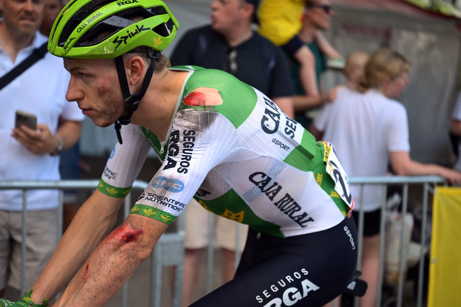 Dutch Alex Molenaar of Caja Rural-Seguros RGA is bruised after a fall at stage 5 of the 2026 Tour de France cycling race, a stage of 158km from Lannemezan to Pau, on Wednesday 08 July 2026. The 113th edition of the Tour de France starts on Saturday 4 July in Barcelona, Spain, and will finish in Paris, France on the 26th of July. BELGA PHOTO DAVID PINTENS