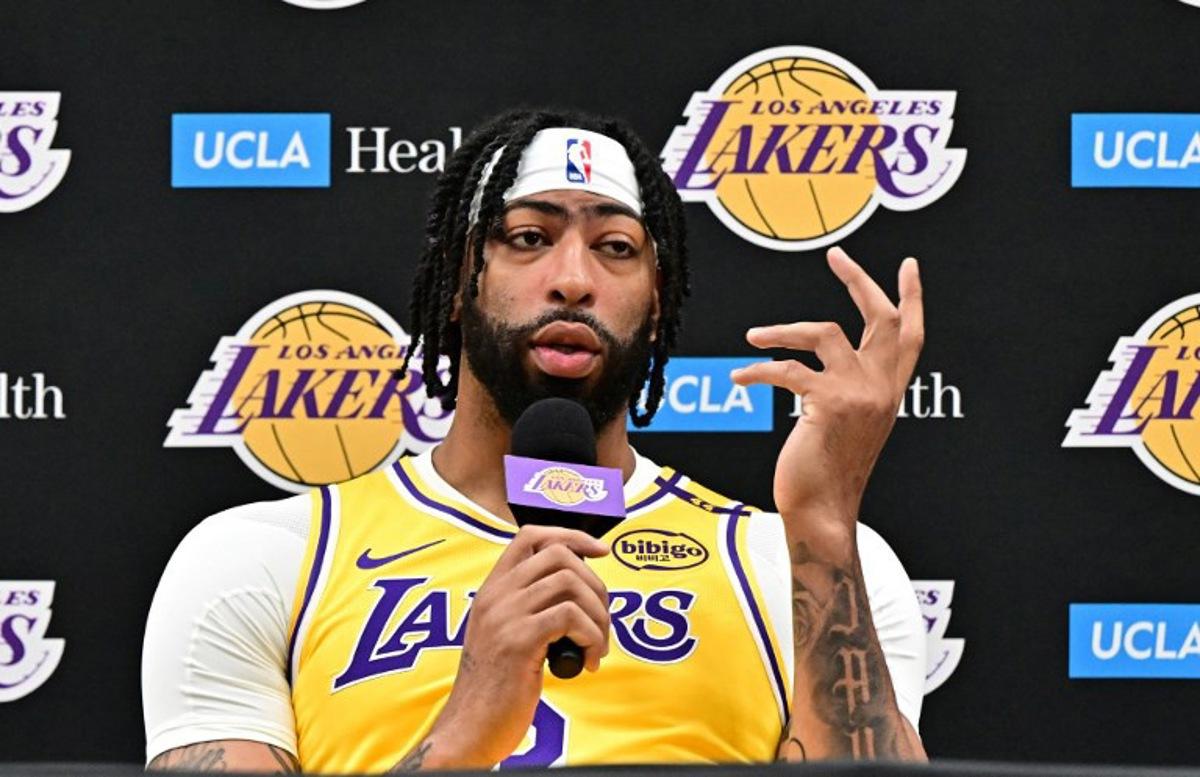 Los Angeles Lakers #3 Anthony Davis speaks during a news conference at the Lakers media day at UCLA Health Training Center in El Segundo, California, September 30, 2024. Frederic J. BROWN / AFP