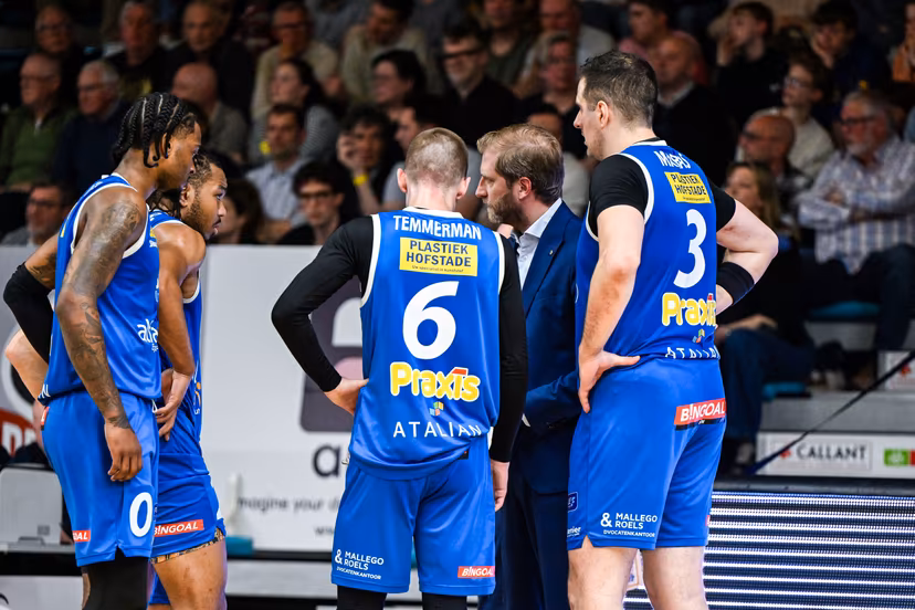 Aalst's head coach Olivier Foucart pictured during a basketball match between Kangoeroes Basket Mechelen and Okapi Aalst, Saturday 04 April 2026 in Mechelen, on day 27 (out of 34) of the 2025-2026 'BNXT League' Belgian/ Dutch first division basket championship. BELGA PHOTO TOM GOYVAERTS