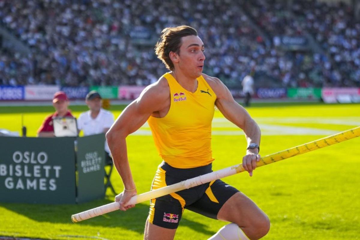 Sweden's Armand Duplantis competes in the men's pole vault event of the Oslo Diamond League Bislett Games 2025 at Bislett Stadium in Oslo, Norway on June 12, 2025. Heiko Junge / NTB / AFP
