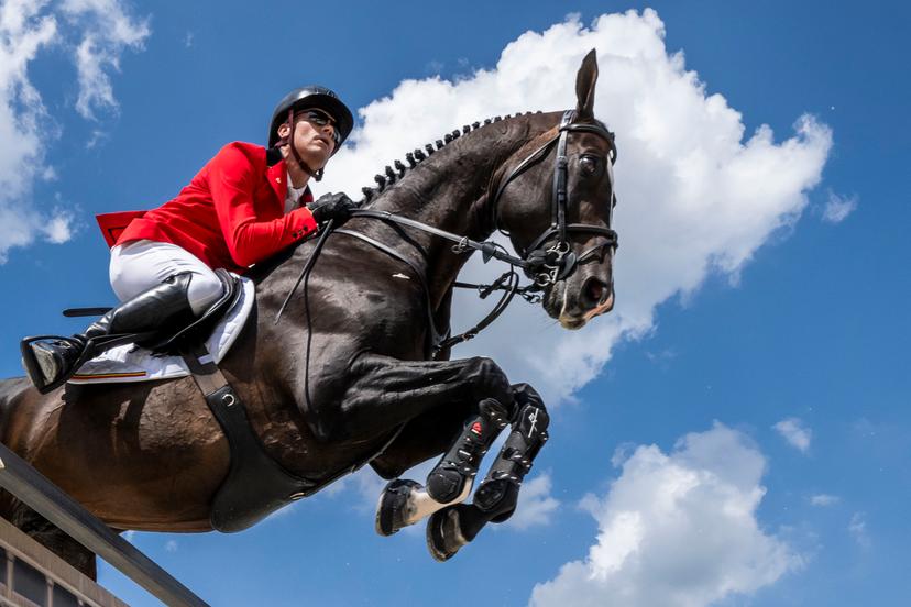 240802 Jerome Guery of Belgium on horse Quel Homme de Hus competes in equestrian jumping team final during day 7 of the Paris 2024 Olympic Games on August 2, 2024 in Paris. Photo: Johanna Säll / BILDBYRÅN / kod JL / JL0415 ridsport equestrian olympic games olympics os ol olympiska spel olympiske leker paris 2024 paris-os paris-ol 7 bbeng grappa33 BENELUX ONLY