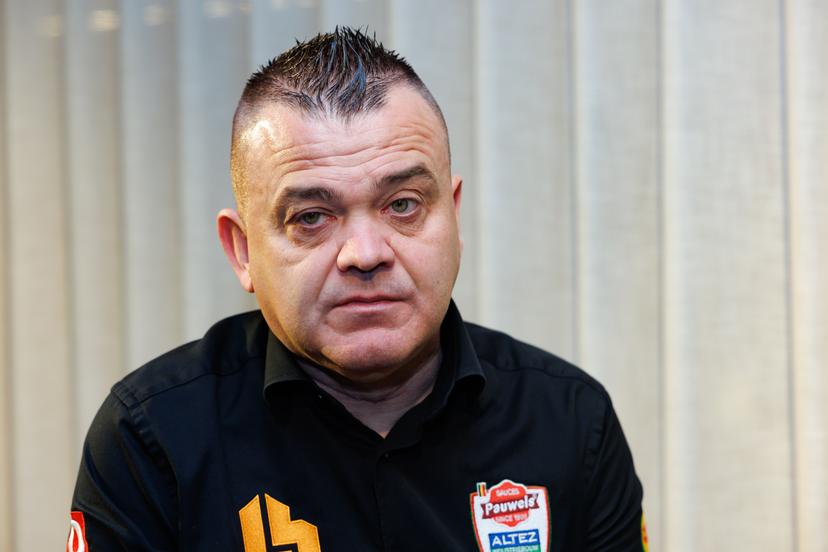 Pauwels Sauzen- Altez Industriebouw team manager Jurgen Mettepenningen pictured during a press conference on the retirement of his rider Iserbyt in Waregem, Friday 09 January 2026. Iserbyt, 28, has decided to give up his cyclo-cross career due to a nagging leg injury that he has been unable to resolve. BELGA PHOTO KURT DESPLENTER