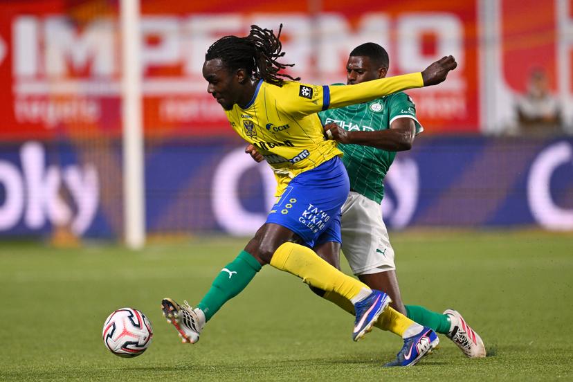STVV's Frederic Soelle Soelle and Lommel's Timothy Joel TJ Eyoma fight for the ball during a soccer match between Sint-Truidense VV, Sunday 18 October 2026 in Sint-Truiden, in the 1/16 final of the Croky Cup Belgian cup competition. BELGA PHOTO JOHAN EYCKENS